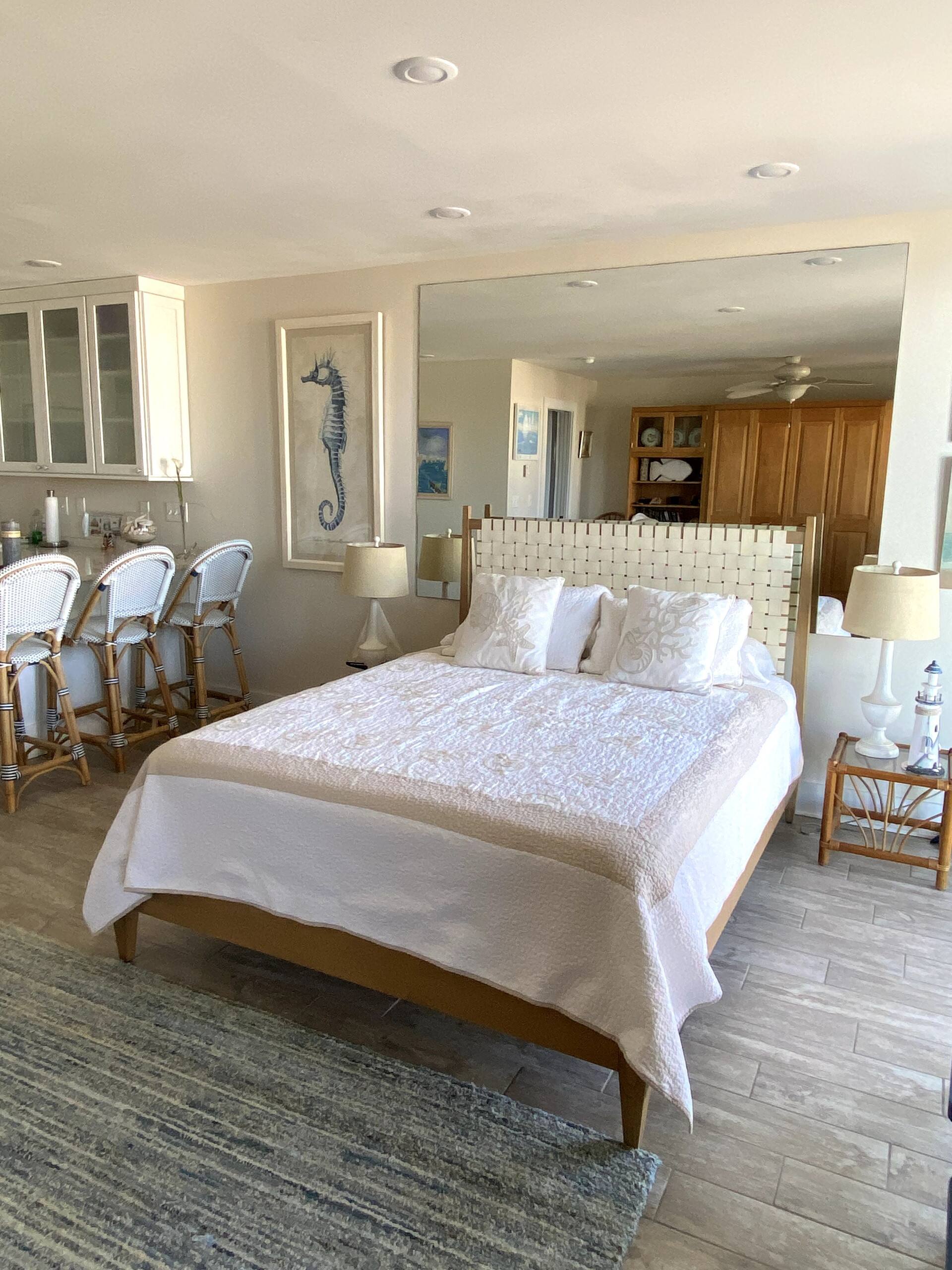 Sunlit beach condo on boardwalk — photo 4